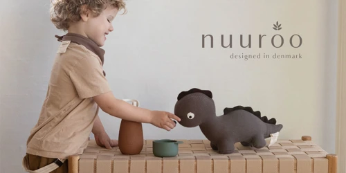 Shop Nuuroo sengetøj, tasker og service til børn online på neye.dk