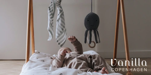 Vanilla Copenhagen sengetøj og tilbehør til baby – Stort udvalg hos NEYE